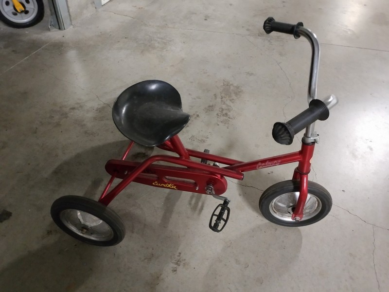 TRICYCLE ROUGE GALAXIE